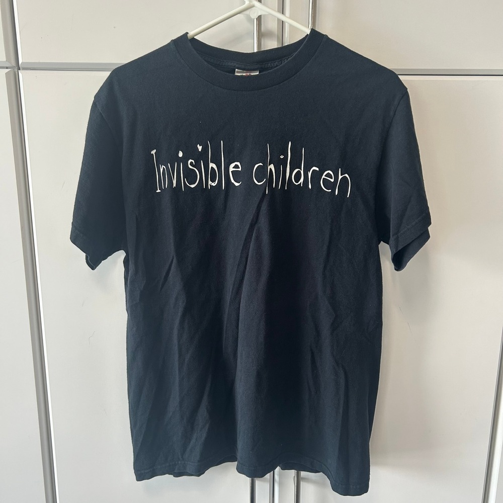 Invisible Children‎ Graphic T-Shirt Mens Medium Black Fruit of the Loom Cotton